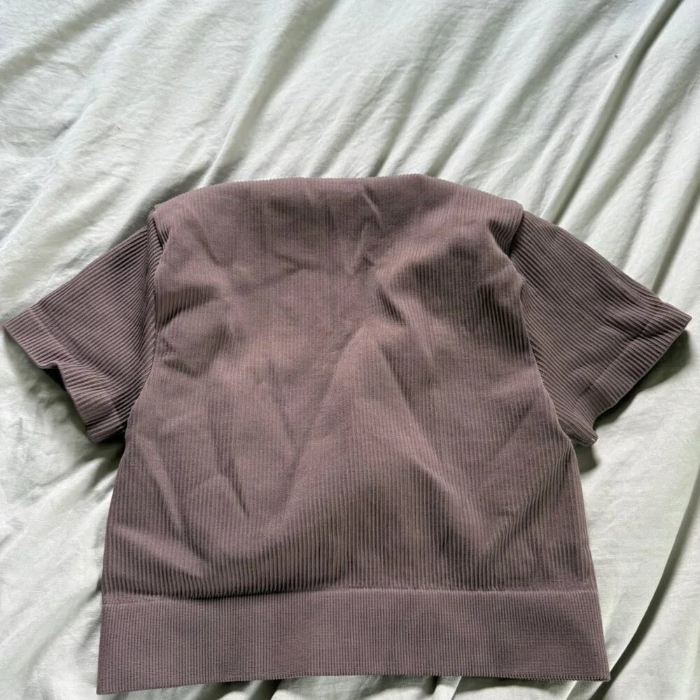 Ribbed Crop Top - Picture 3 of 3